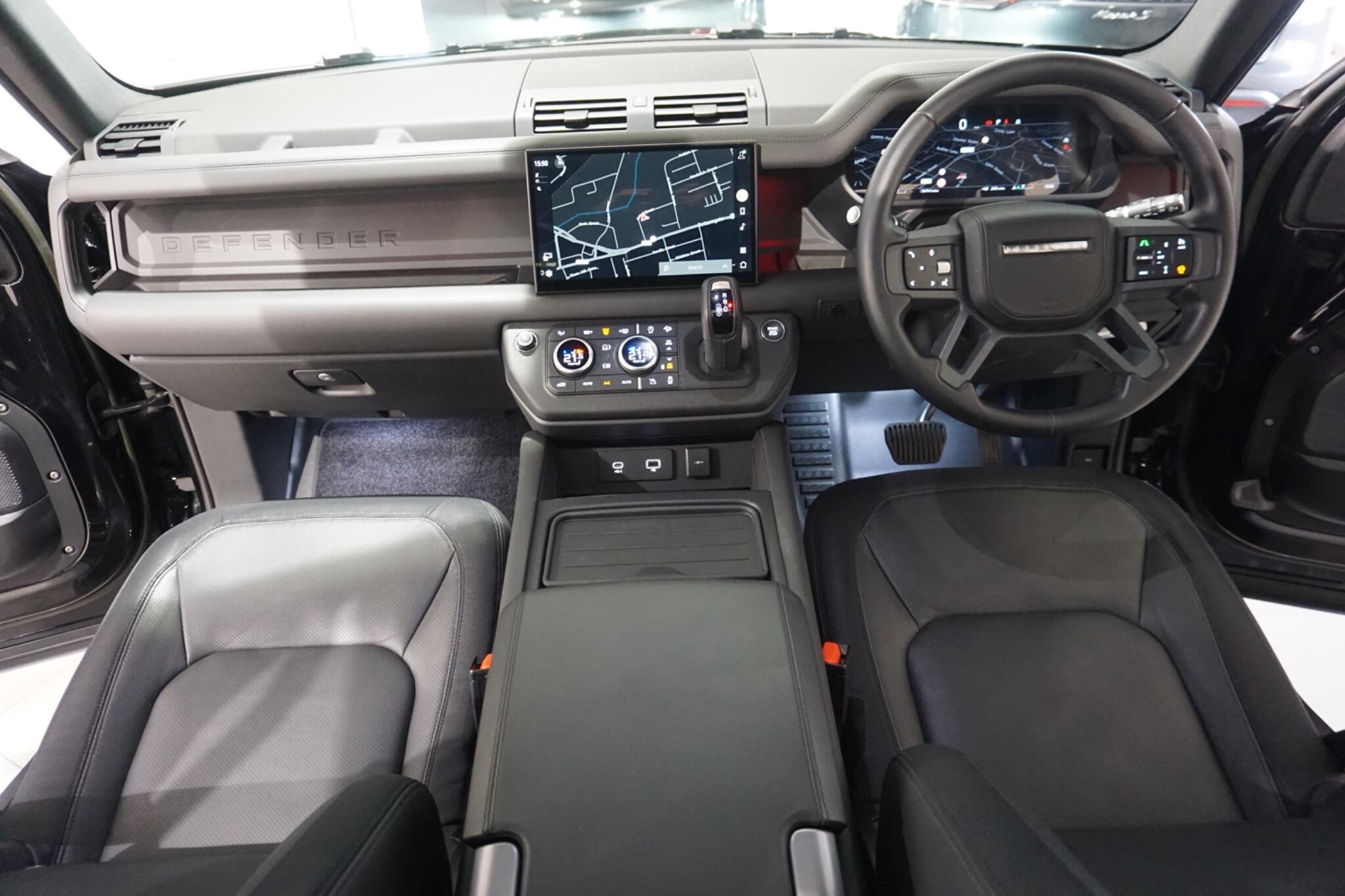 Land Rover Defender 110 3.0 D300 MHEV X-Dynamic HSE Auto 4WD Euro 6 (s/s) 5dr